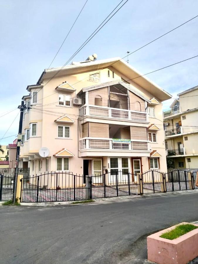 Cosy Flat Beachfront Flic en Flac Exterior photo